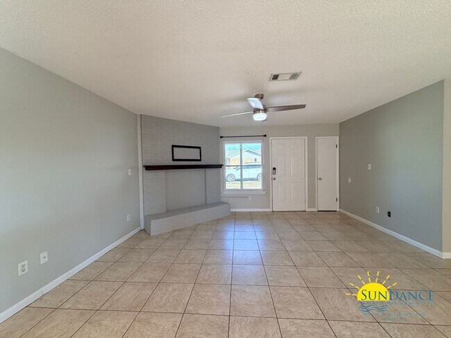 Foto del edificio - 4 miles from Hurlburt Field, 3 Bedroom beautiful home!