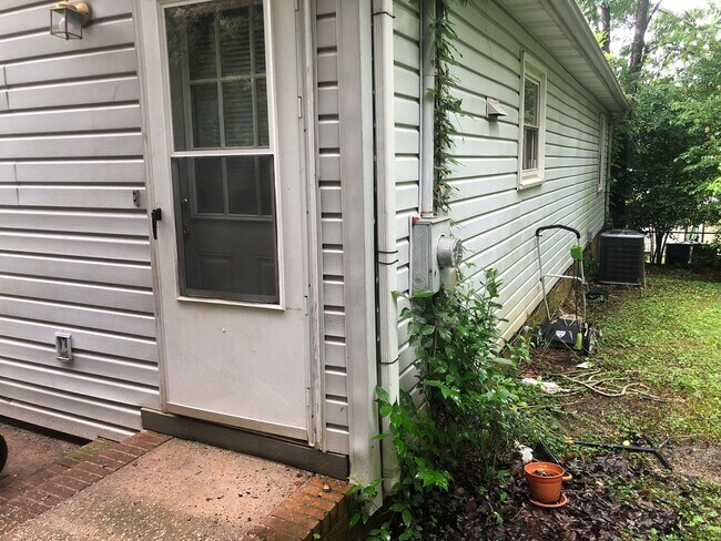 Foto del edificio - Cute,Belmont-Mt Holly home close to everything
