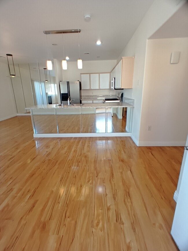 Foto del edificio - 855 N Stephanie St