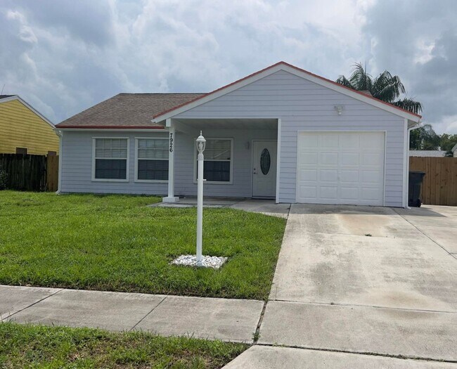 Foto del edificio - 7926 Burlwood Ln