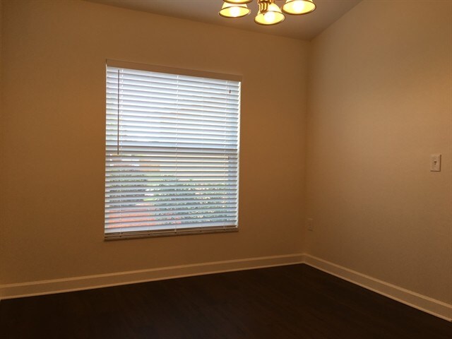 Building Photo - 12858 Raysbrook Drive
