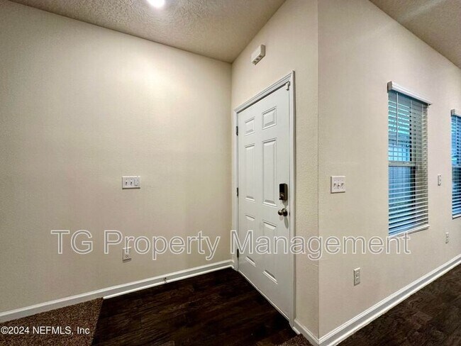 Building Photo - 336 Aralia Ln