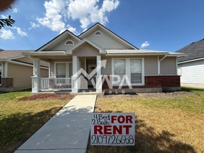 Building Photo - 5823 Midcrown Dr