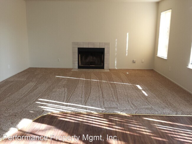 Building Photo - 4 br, 2.5 bath House - 5106 E. Pitt Ave
