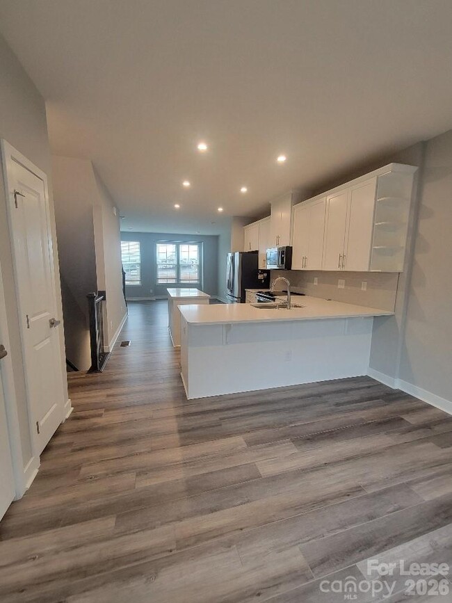 Foto del edificio - 3633 S Tryon St