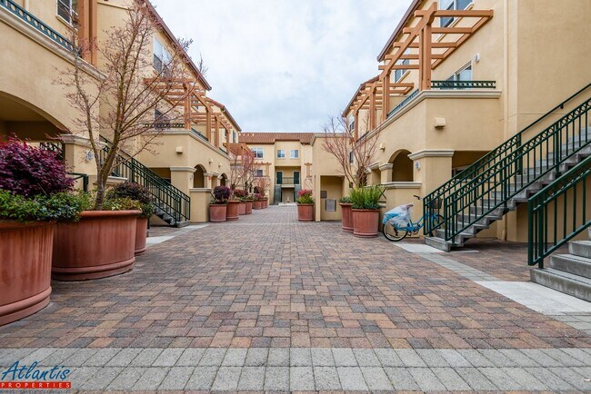 Foto del edificio - Bryant Place Condo | Downtown Mountain View
