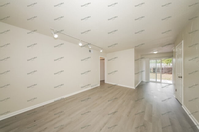 Building Photo - 6217 Drexel Ave