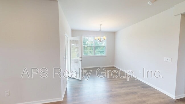 Foto del edificio - 4415 Sapphire Ct
