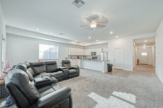 Building Photo - 9435 Klein Ln