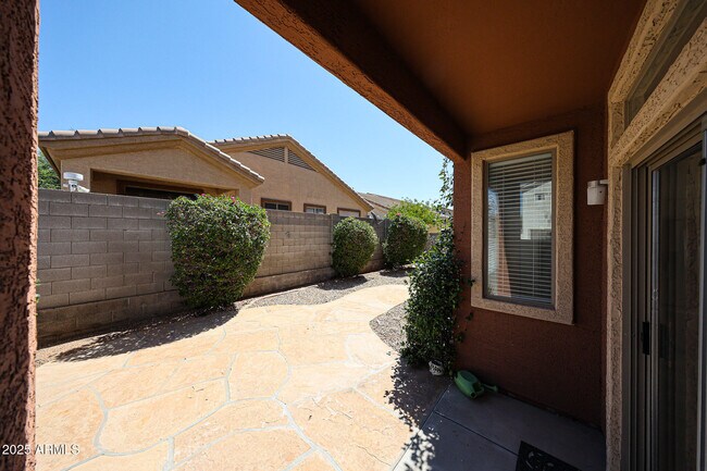 Foto del edificio - 4112 E Barwick Dr
