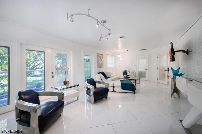 Foto del edificio - 5940 English Oaks Ln