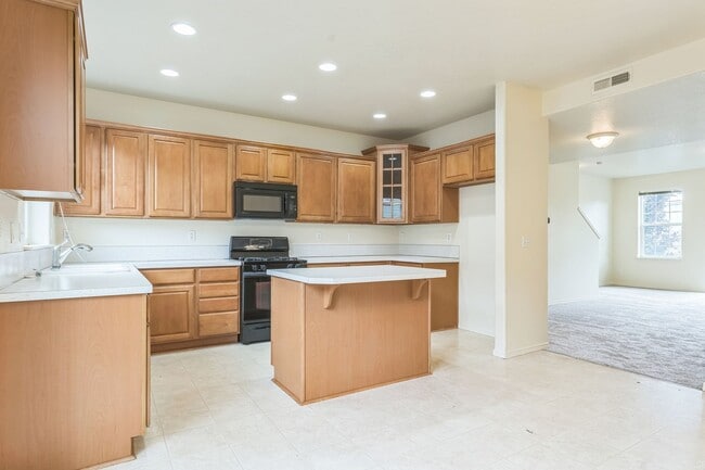 Foto del edificio - $500 off the first month's rent with a lea...