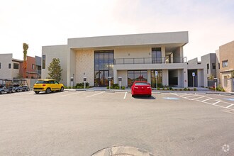 Building Photo - Empire