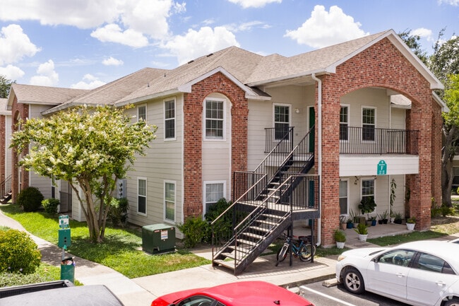 Building Photo - Villas De Nolana