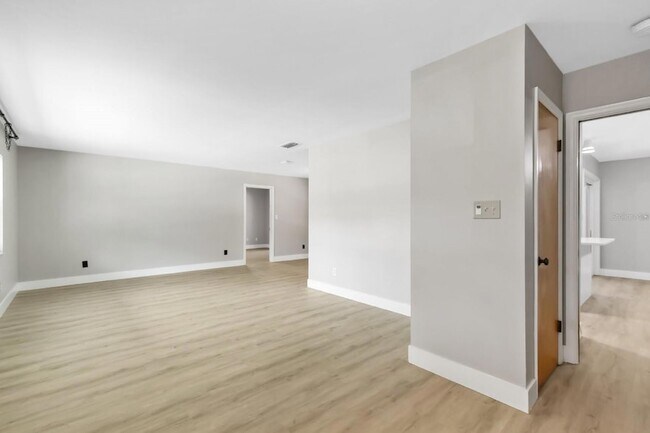 Foto del edificio - 3326 Young St