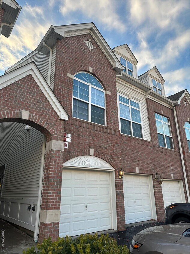 Foto principal - 1115 Balsam Dr