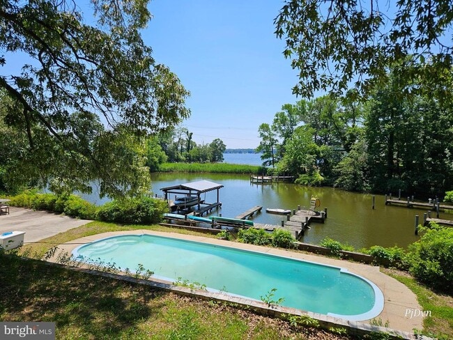 Building Photo - 355 Sturtons Ln