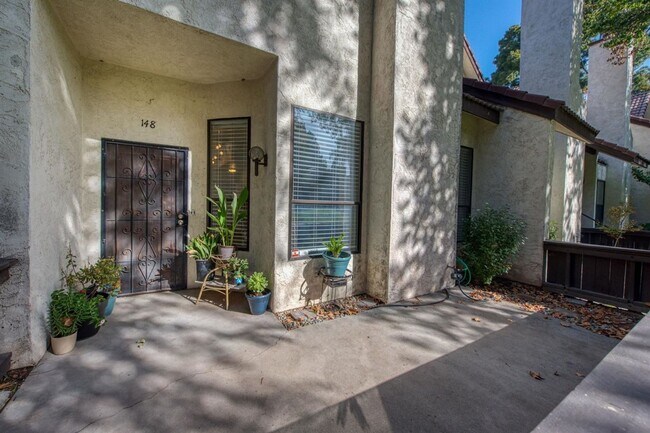 Foto del edificio - 3/2.5 Executive Condo in Downtown Fresno (...