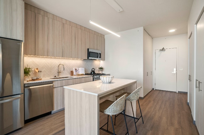 Photo - 503 S Damen Ave Apartment