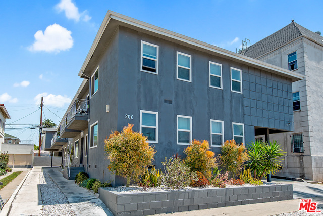 Building Photo - 206 N St Andrews Pl