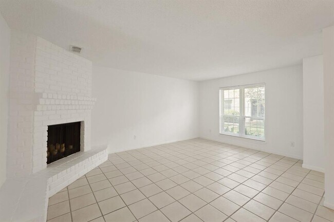 Building Photo - 14553 Misty Meadow Ln