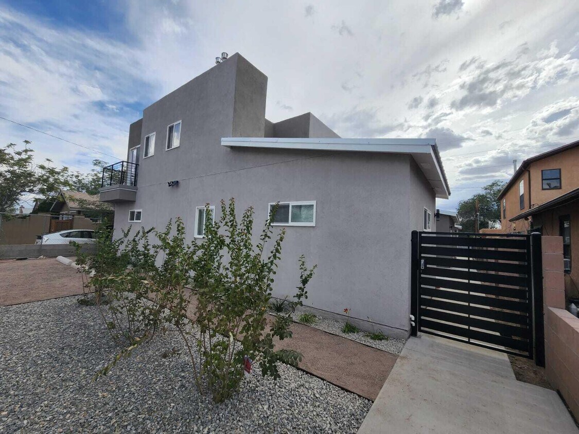 Foto principal - 315 Cornell Dr SE