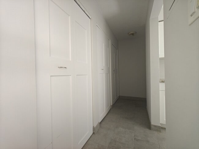 Building Photo - 602 Silverbirch Rd