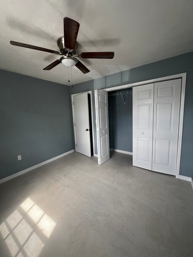 Foto del edificio - 4641 Myrtle Ln