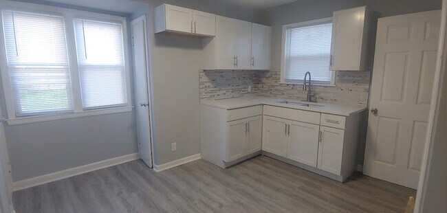 Building Photo - 4326 N 28th St