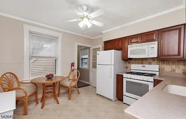 Foto del edificio - 4 Claremont Pl