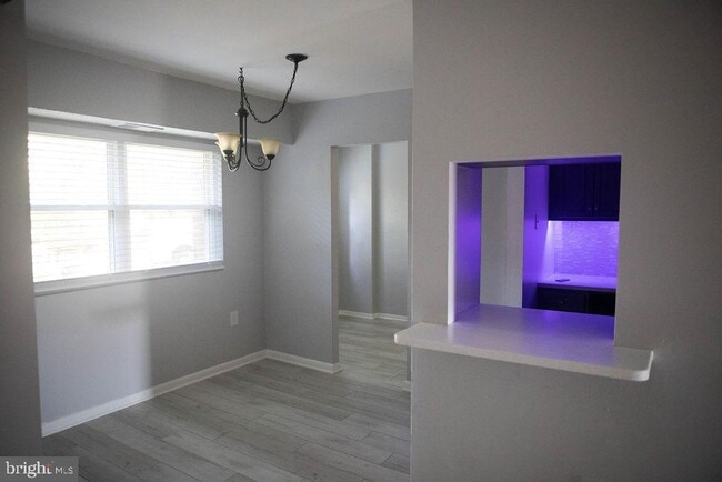 Foto del edificio - 319 Meadowview Ln