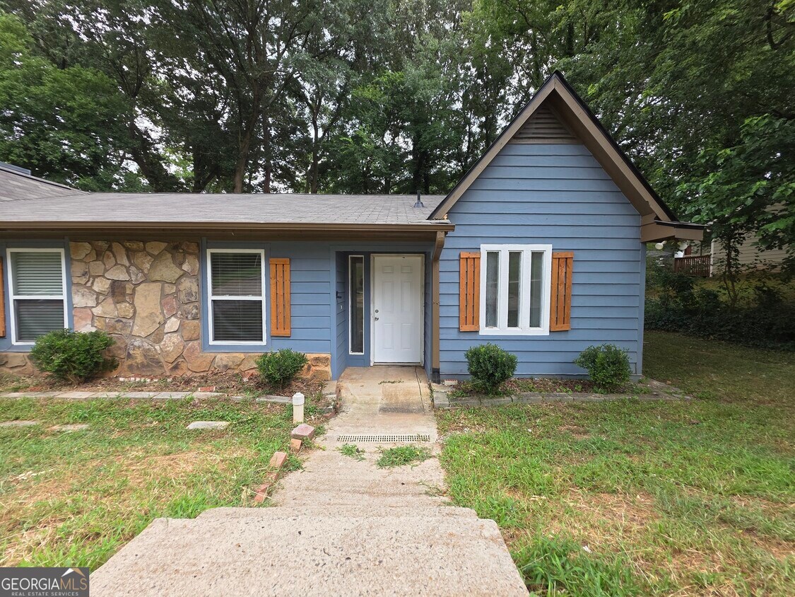 Primary Photo - 450 Booth Cir SW