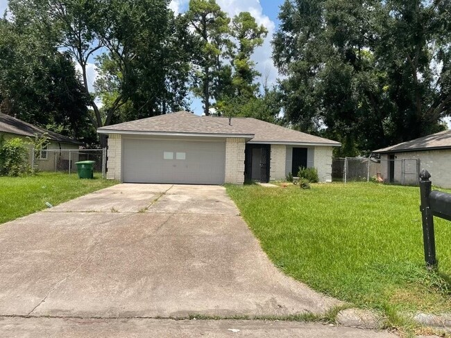 Building Photo - 7111 Pinehook Ln