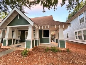 Building Photo - 490 Barnett Shoals Rd