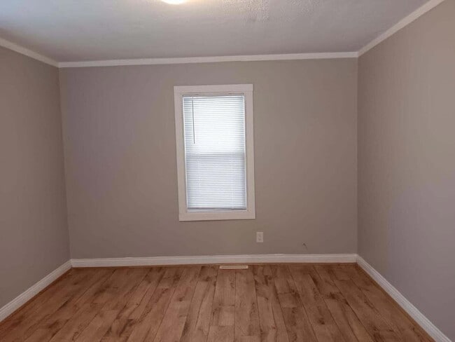 Building Photo - 4717 Willow Dr
