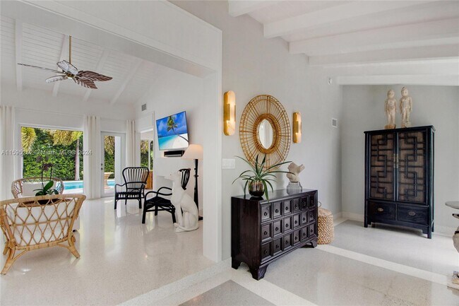 Foto del edificio - 4720 Alton Rd