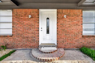 Building Photo - 1449 Mesquite St