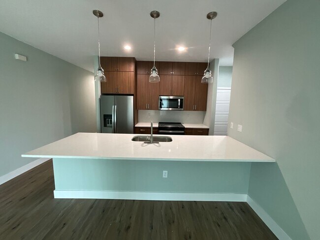Building Photo - 850 PADDLEBOARD CT TOWNHOUSE IN THE HEART ...