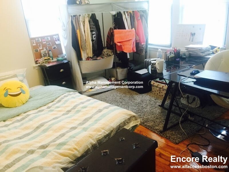 Foto principal - 349 Pleasant St