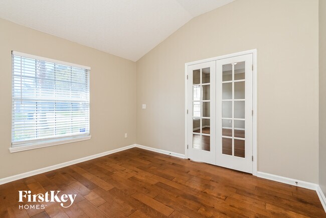 Building Photo - 1061 Waterfall Dr