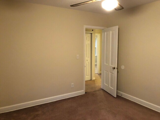 Foto del edificio - 2 BR 1 BA Bayshore Estates