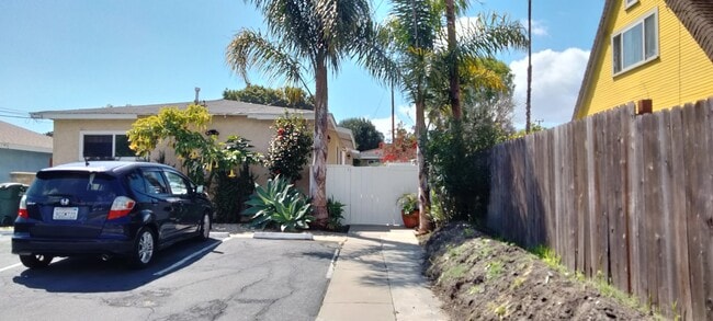 Building Photo - 2026 259th Pl