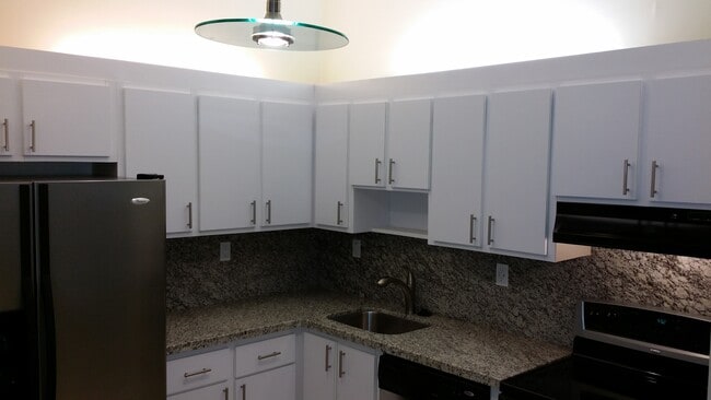 Kitchen 2 - 4760 NW 102nd Ave