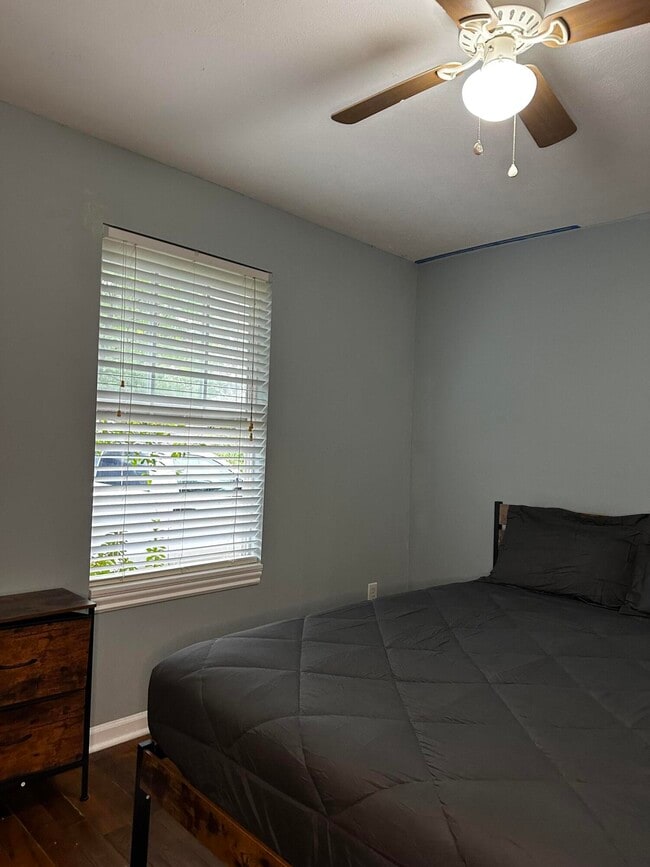 Building Photo - 336 N Gray Ave