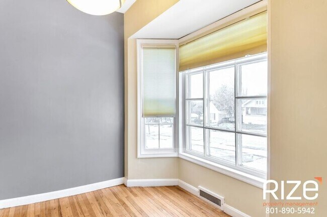 Building Photo - 1061 Doxey St