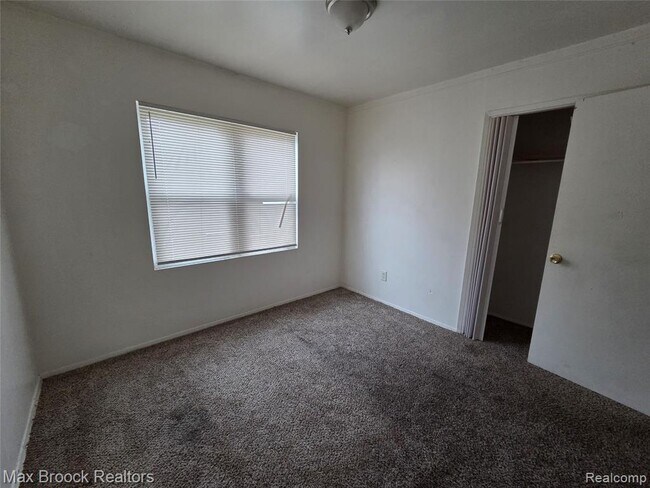 Foto del edificio - 24511 Florence St