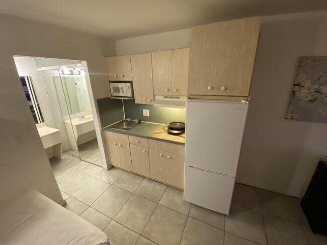 Building Photo - Condo-tell inc all utilties