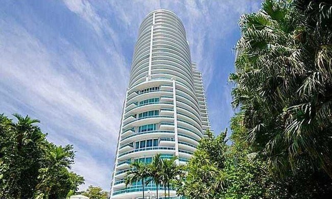 Building Photo - 2127 Brickell Ave