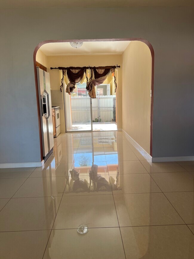 Foto del edificio - 17290 NE 4th Ct