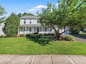 Building Photo - 8942 Kenilworth Dr